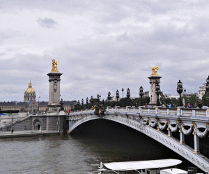 Dreapta franceză îşi desemnează astăzi candidatul